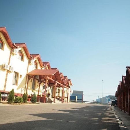 Pension Varadia Oradea Εξωτερικό φωτογραφία