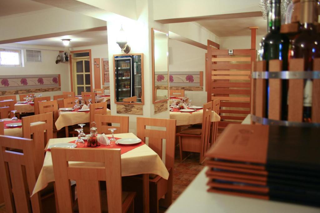 Pension Varadia Oradea Εξωτερικό φωτογραφία