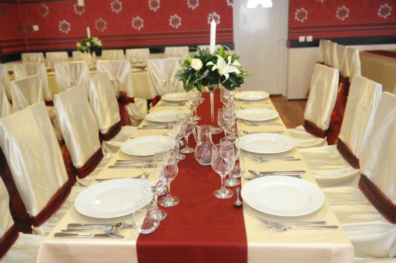 Pension Varadia Oradea Εξωτερικό φωτογραφία