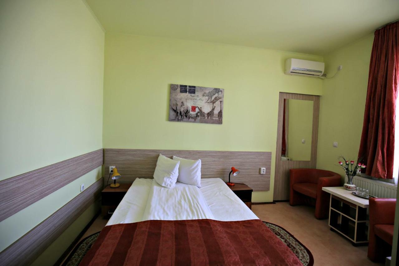 Pension Varadia Oradea Εξωτερικό φωτογραφία